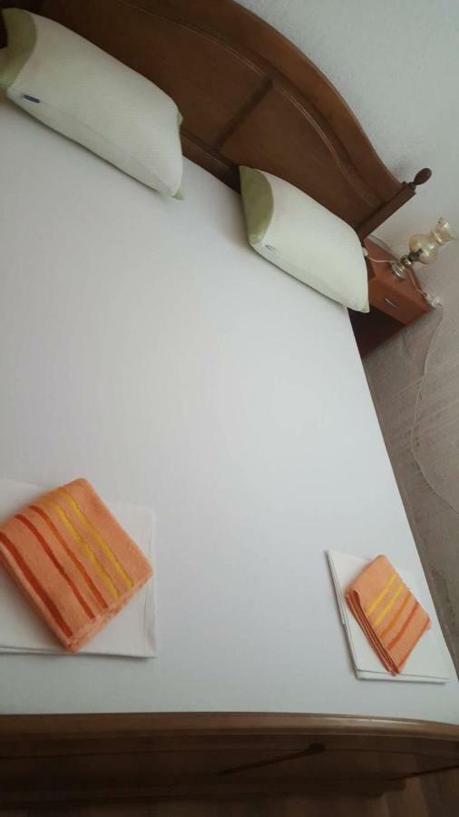 Apartman Zahira Karlobag Buitenkant foto